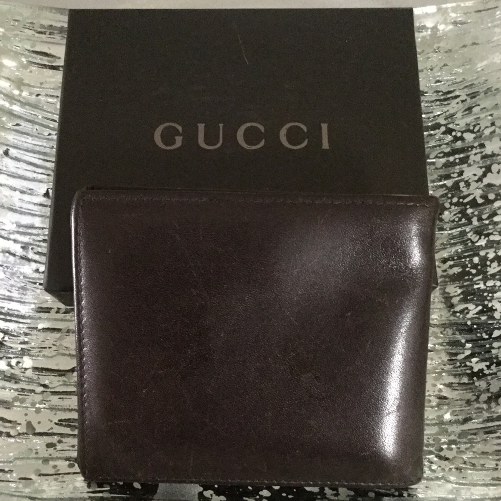 ❌ SOLD ❌. Auth Gucci Bi Fold Wallet - Picture 2 of 6
